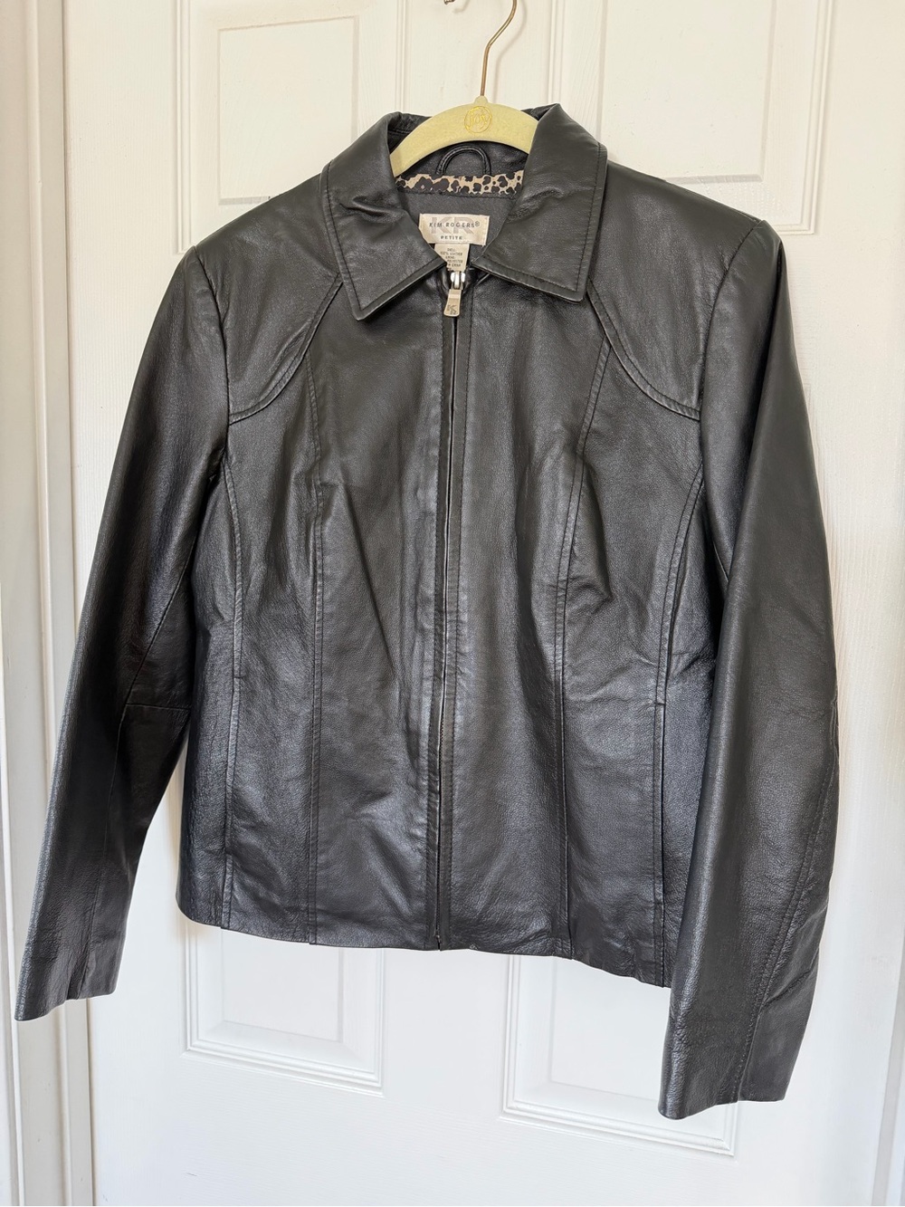 Kim Rogers-Women's Black Leather Zip-Front Jacket-Taylored Fit-Pockets-Fall-Chic